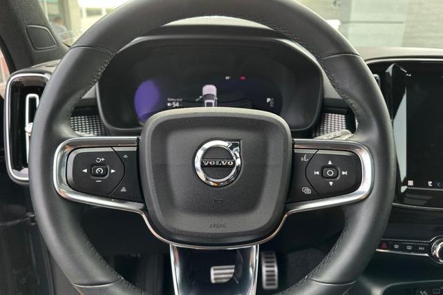Photo of 2022 Denim Blue Metallic Volvo XC40 Recharge Pure Electric