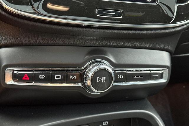 Photo of 2022 Denim Blue Metallic Volvo XC40 Recharge Pure Electric