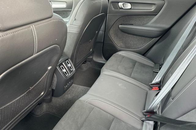 Photo of 2022 Denim Blue Metallic Volvo XC40 Recharge Pure Electric