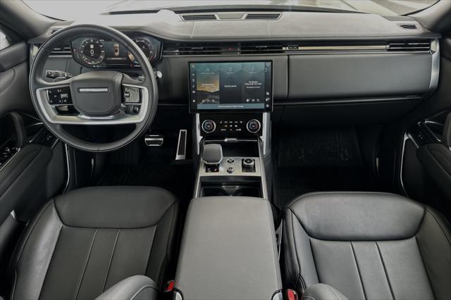 Photo of 2023 Santorini Black Metallic Land Rover Range Rover