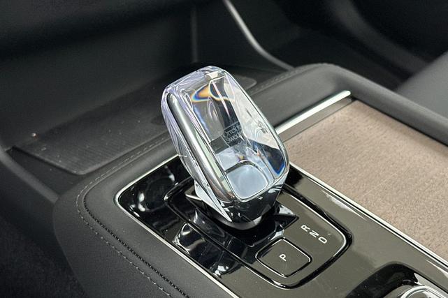 Photo of 2025 White Volvo XC90 Plug-In Hybrid