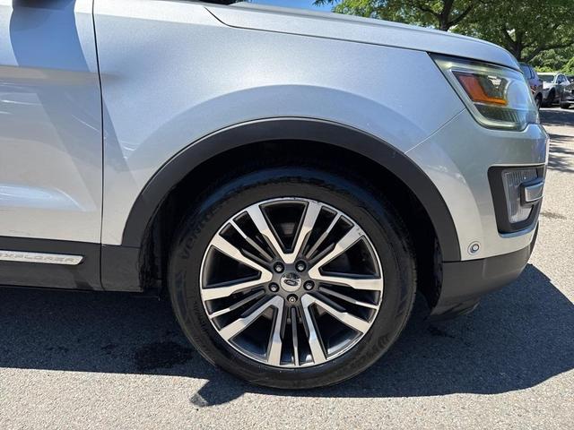 Photo of 2017 Ingot Silver Metallic Ford Explorer
