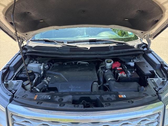Photo of 2017 Ingot Silver Metallic Ford Explorer