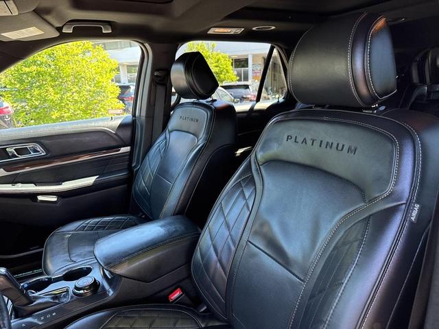 Photo of 2017 Ingot Silver Metallic Ford Explorer