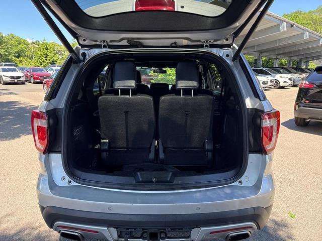 Photo of 2017 Ingot Silver Metallic Ford Explorer