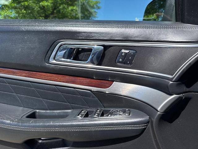 Photo of 2017 Ingot Silver Metallic Ford Explorer