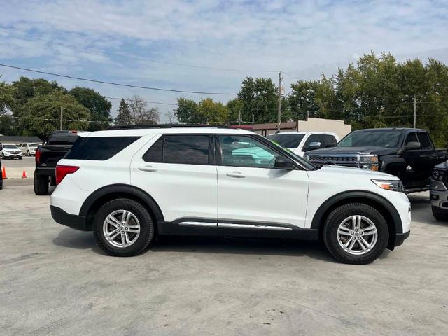 Photo of 2022 White Ford Explorer