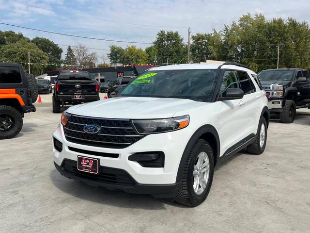 Photo of 2022 White Ford Explorer