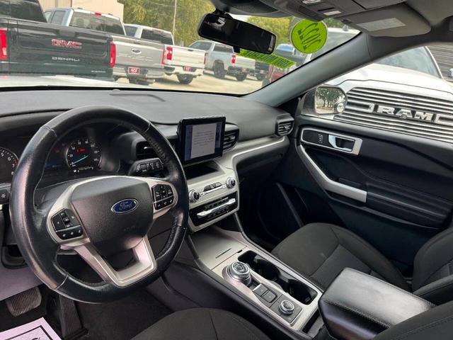 Photo of 2022 White Ford Explorer