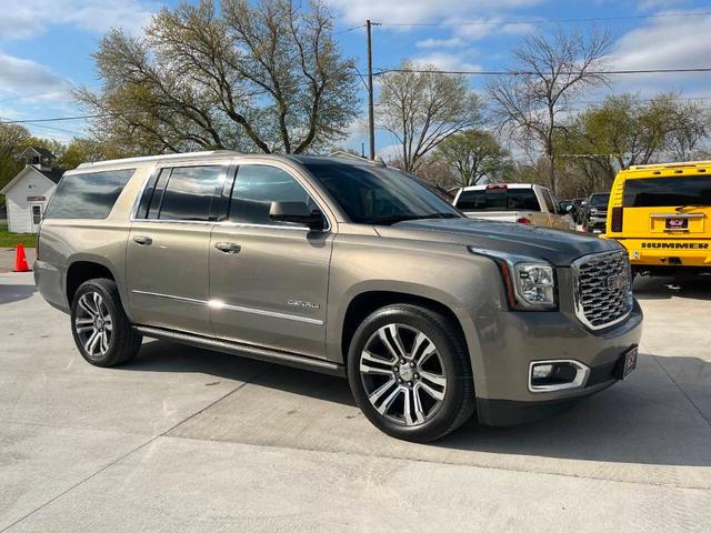 Photo of 2019 Gray GMC Yukon XL