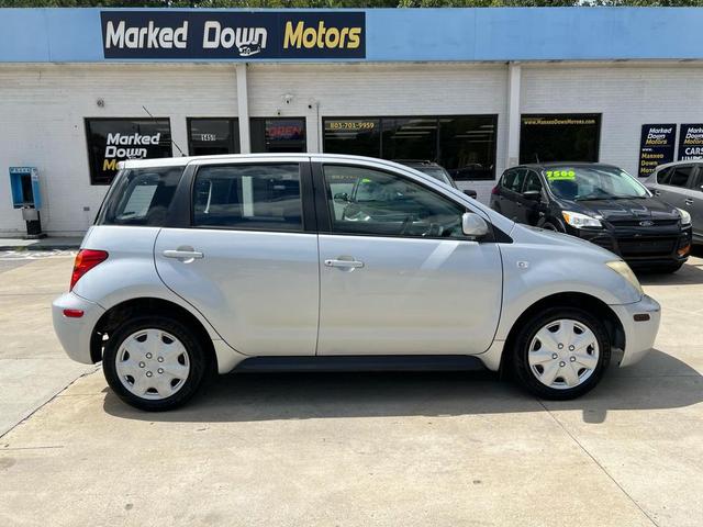 Photo of 2005 Silver Streak Mica Scion xA