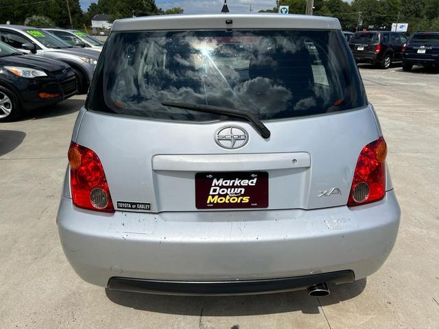 Photo of 2005 Silver Streak Mica Scion xA