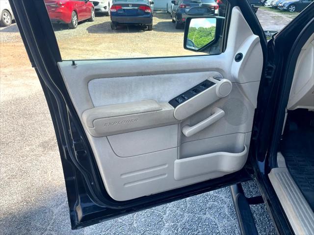 Photo of 2007 Black Clearcoat Ford Explorer Sport Trac