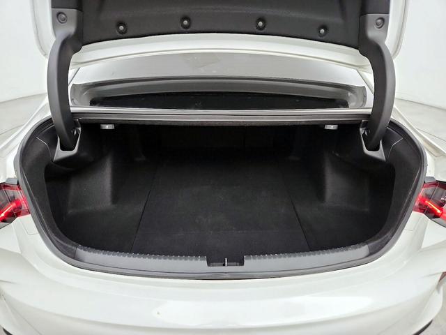 Photo of 2022 White Acura TLX