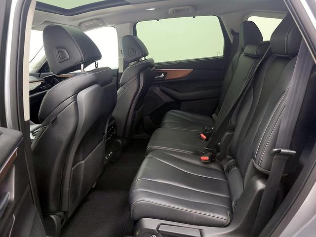 Photo of 2022 Silver Acura MDX
