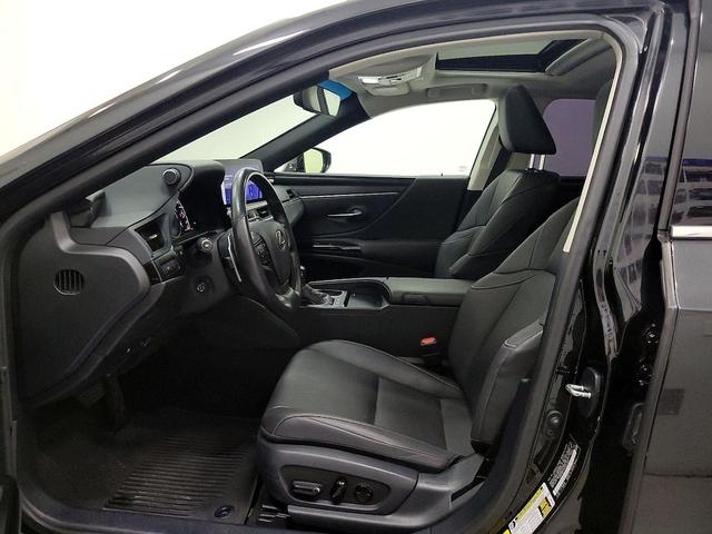 Photo of 2024 Black Lexus ES 300h