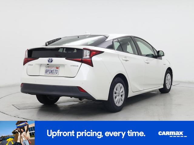 Photo of 2020 White Toyota Prius
