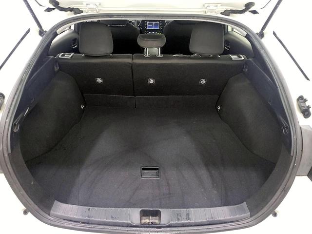 Photo of 2020 White Toyota Prius