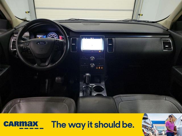 Photo of 2016 White Ford Flex