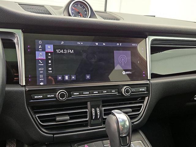 Photo of 2021 Silver Porsche Macan