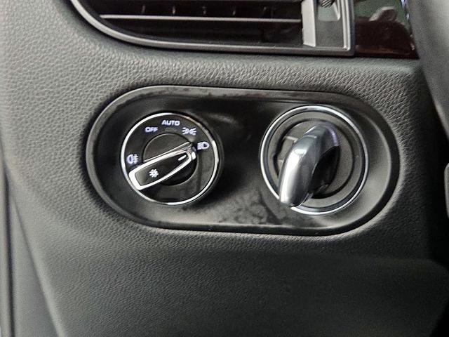 Photo of 2021 Silver Porsche Macan