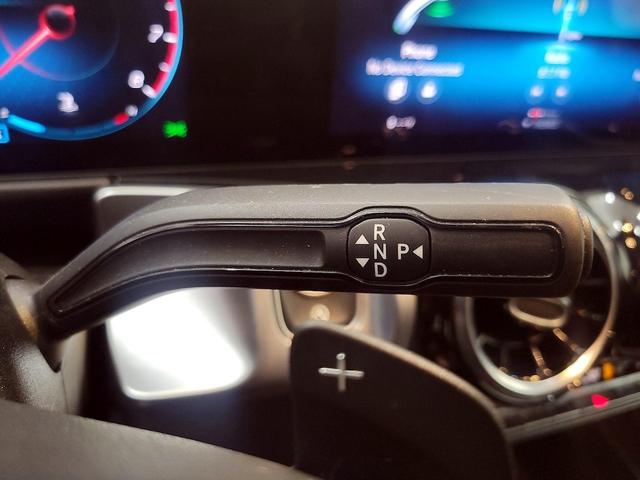Photo of 2022 White Mercedes-Benz GLB 250