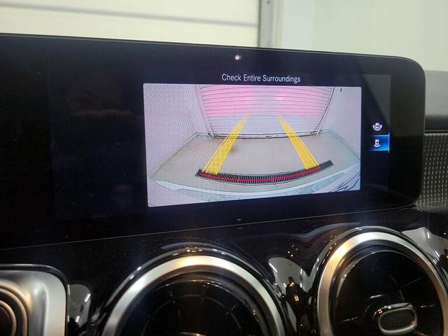 Photo of 2022 White Mercedes-Benz GLB 250