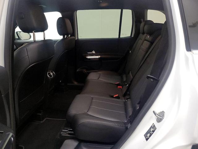 Photo of 2022 White Mercedes-Benz GLB 250