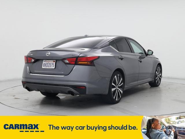 Photo of 2021 Gray Nissan Altima