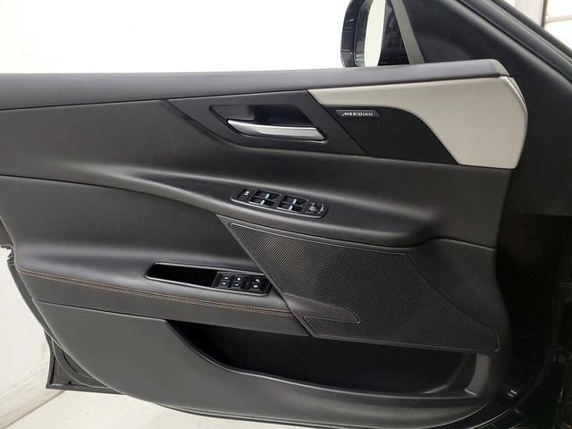 Photo of 2017 Black Jaguar XE