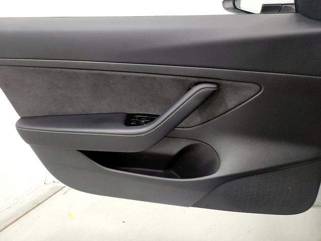Photo of 2020 White Tesla Model 3