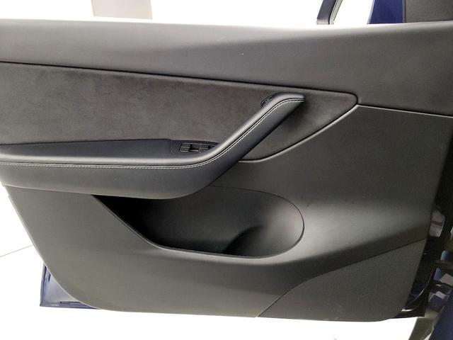 Photo of 2022 Blue Tesla Model Y