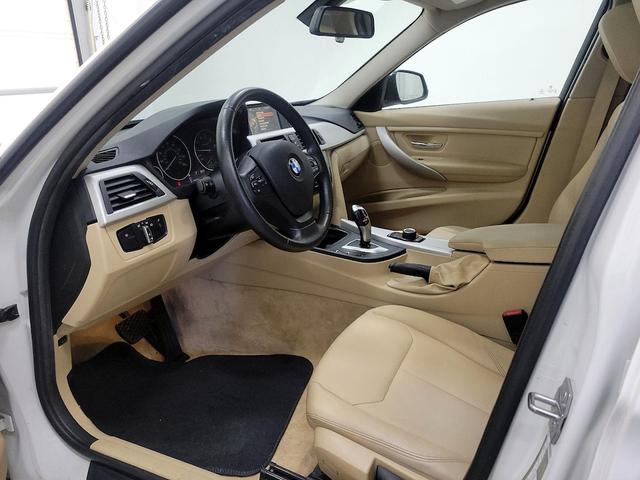 Photo of 2016 White BMW 320