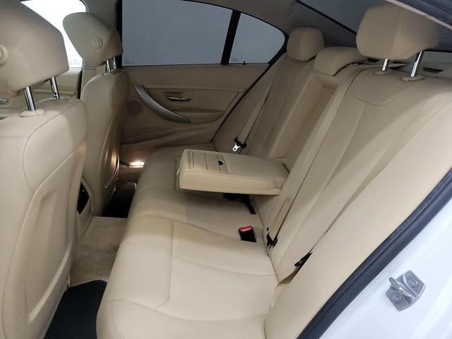 Photo of 2016 White BMW 320