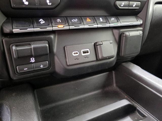 Photo of 2021 White Chevrolet Silverado 1500