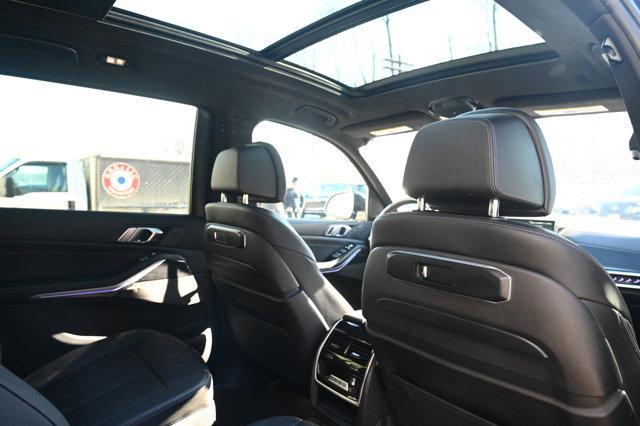 Photo of 2023 Tanzanite Blue II Metallic BMW X7