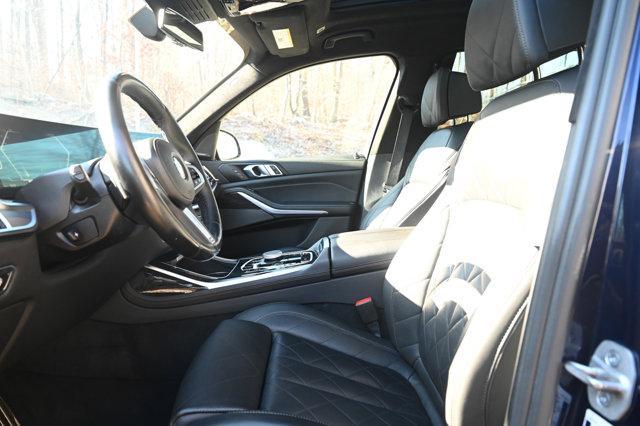 Photo of 2023 Tanzanite Blue II Metallic BMW X7