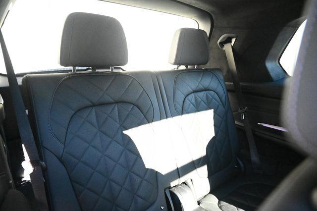 Photo of 2023 Tanzanite Blue II Metallic BMW X7