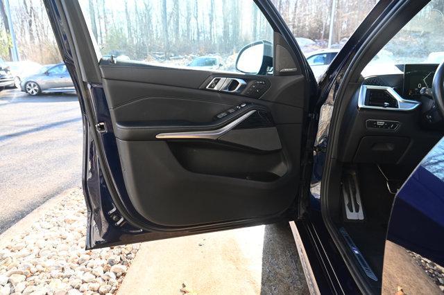 Photo of 2023 Tanzanite Blue II Metallic BMW X7