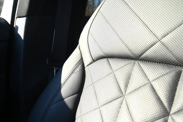 Photo of 2023 Tanzanite Blue II Metallic BMW X7