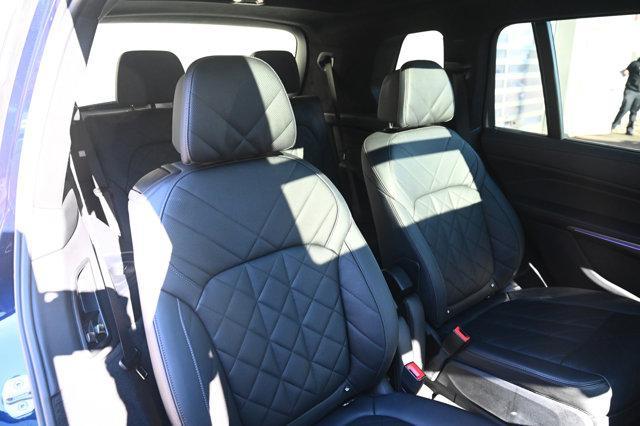 Photo of 2023 Tanzanite Blue II Metallic BMW X7