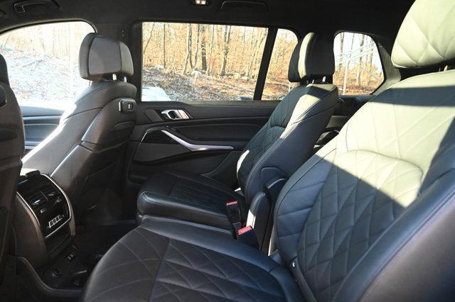 Photo of 2023 Tanzanite Blue II Metallic BMW X7