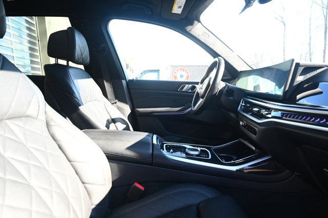 Photo of 2023 Tanzanite Blue II Metallic BMW X7