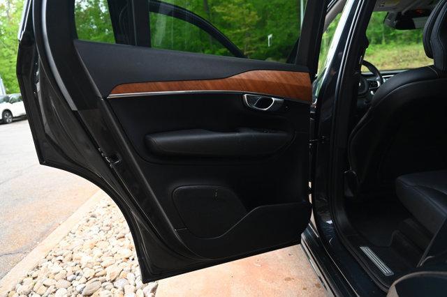 Photo of 2022 Black Volvo XC90