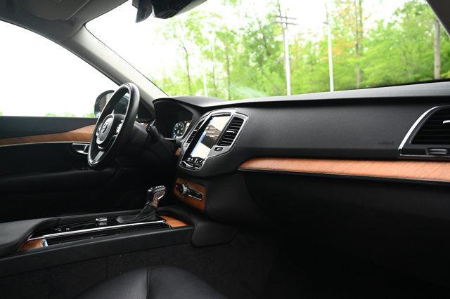 Photo of 2022 Black Volvo XC90