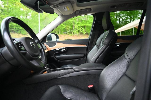 Photo of 2022 Black Volvo XC90