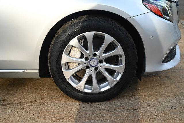 Photo of 2017 Silver Mercedes-Benz E-Class