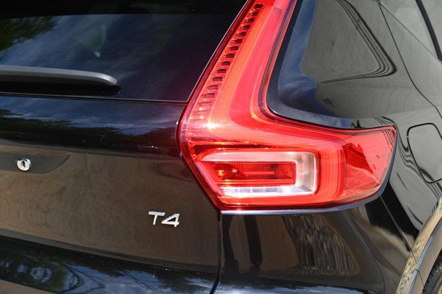 Photo of 2022 Black Volvo XC40