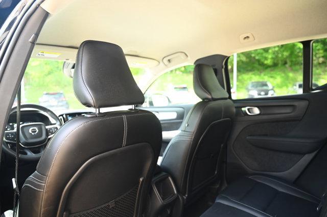 Photo of 2022 Black Volvo XC40
