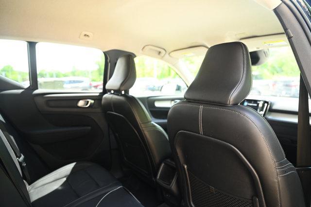 Photo of 2022 Black Volvo XC40